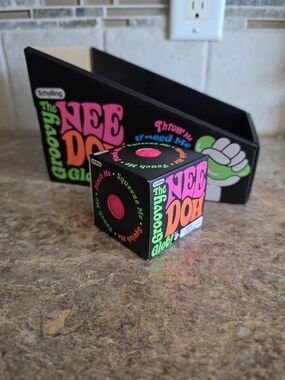 Schylling NeeDoh Groovy Glob – Pink | New in Box